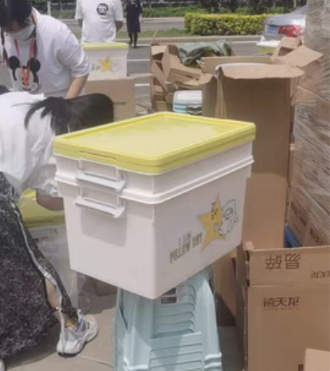 包邮全新禧天龙大号收纳箱绿色带滑轮   凳...