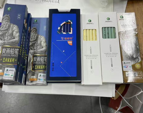 高三美术生联考结束 剩余全新画具全部便宜卖...