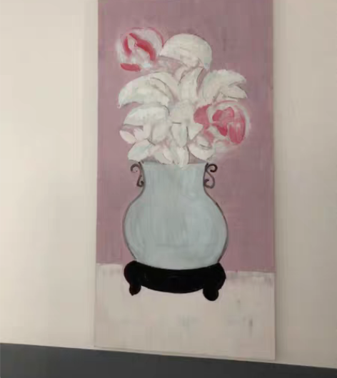 油画瓶花 白瓷瓶中的两只玫瑰。尺寸宽69高...