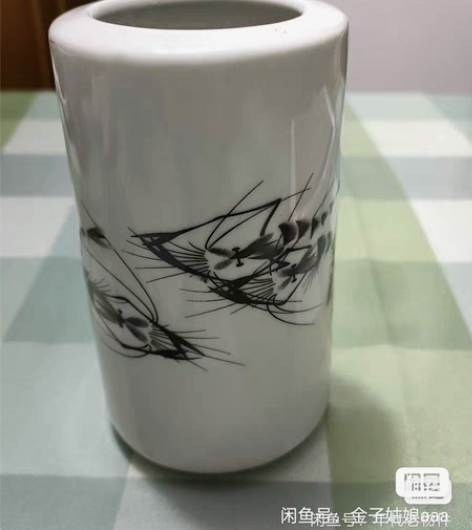 包邮手绘对虾老笔筒 手绘对虾老笔筒，无磕碰...