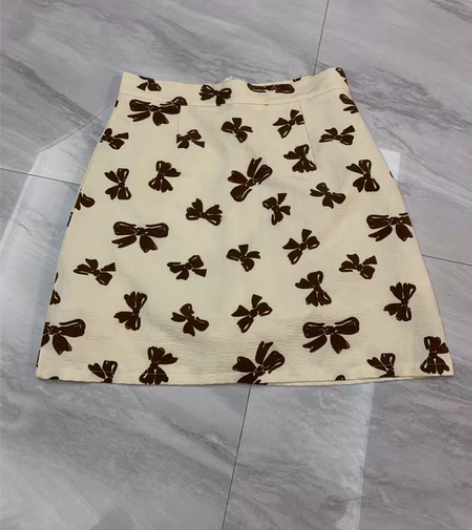 包邮闲置蝴蝶结A字裙 码数S有安全裤不会走...