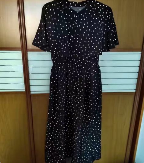 rag out日单波点荷叶袖连衣裙，全新没...
