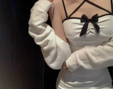 白色一字领吊带连衣裙女2021夏新款高腰显...