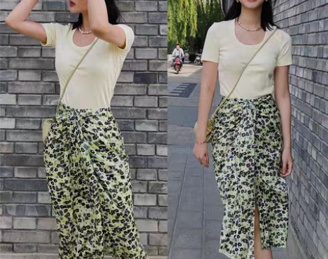 转卖杨采钰明星同款绿色碎花半身裙夏薄款开叉...