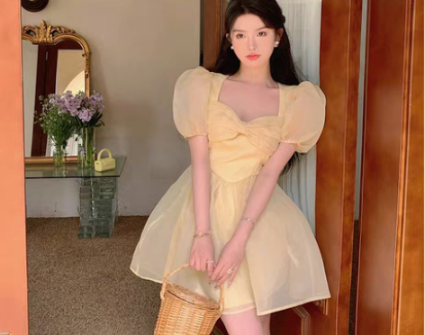 转卖港味网纱泡泡袖公主裙女夏季法式收腰甜美...