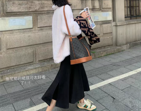 转卖tina/高腰鱼尾裙女2020秋冬季新...