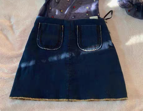 包邮牛仔半裙，专柜正品，S，9新，里料是比...