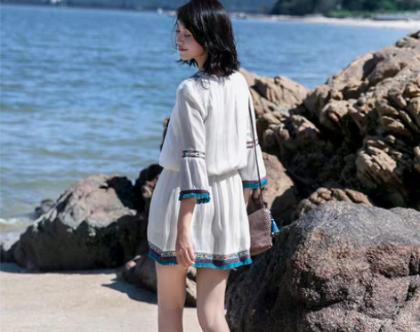 转卖民族风连衣裙女波西米亚海边白色裙子泰国...