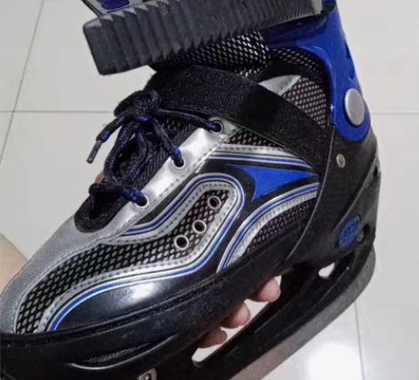 课上用冰刀鞋！也没穿过几回。200多买的，...