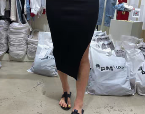 转卖妮可家韩国直邮 夏款洋气显瘦开叉包臀中...