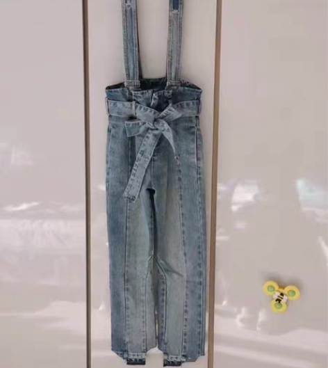 包邮大毛家花苞腰背带牛仔裤 感兴趣的话点“...