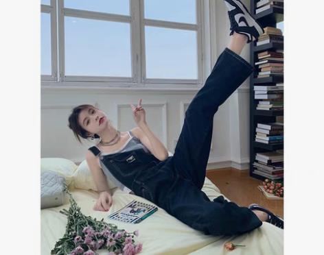 转卖范智乔 减龄背带牛仔裤女夏季韩版宽松阔...