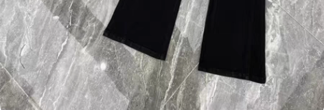 包邮全新，牛仔裤。喇叭裤简直是每个女人衣柜...