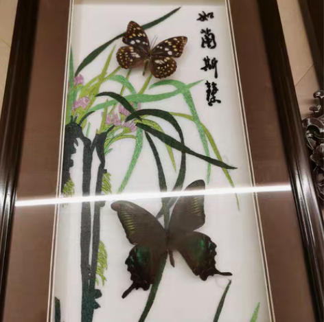 梅兰竹菊刺绣画 ，当时从云南背回来 ，很漂...