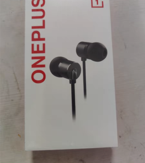 包邮一加银耳2T耳机，原装原封 感兴趣的话...