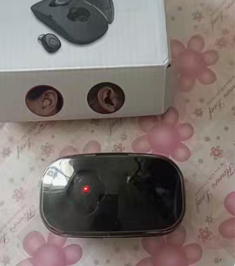 一套全新蓝牙耳机。加一个挂脖蓝牙耳机。送个...