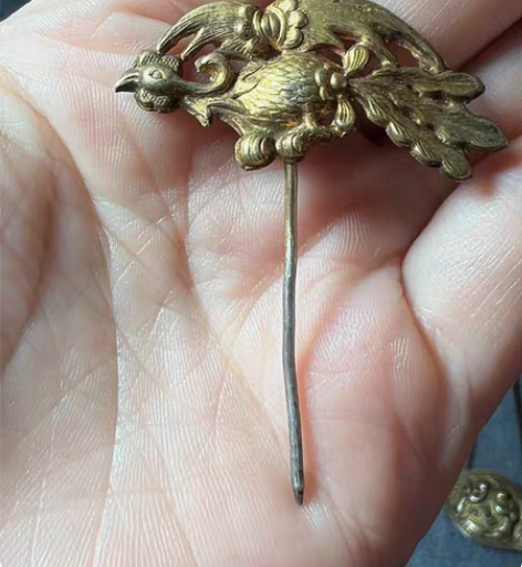 老银鎏金凤凰一个，工艺精细，精致小巧，品相...
