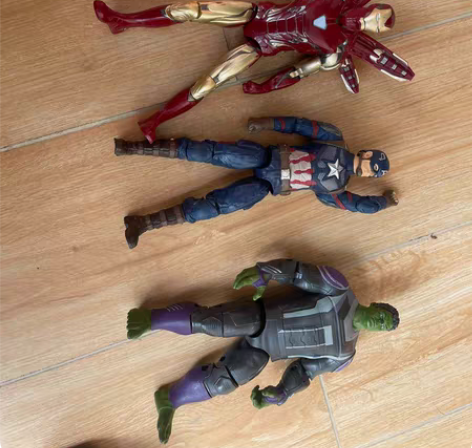 复仇者联盟美国队长、绿巨人、钢铁侠，送图二...