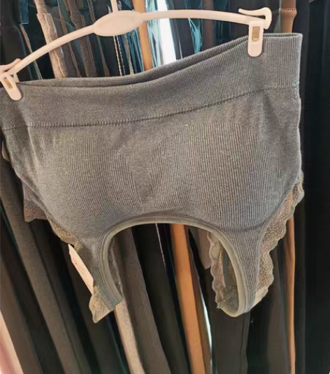 背心便宜出 不退谢谢￥15