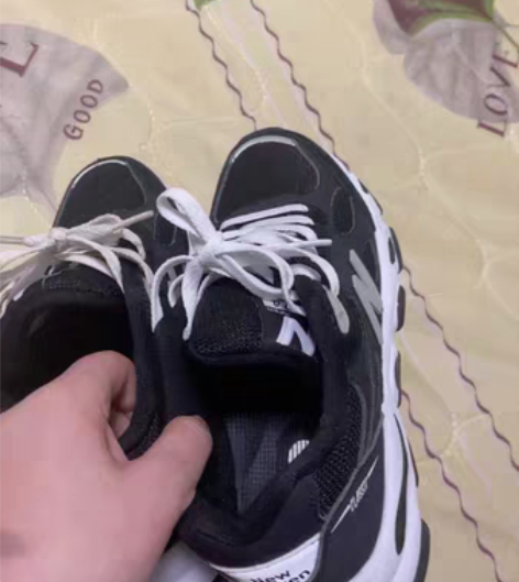 闲置运动鞋 松糕鞋 感兴趣的话点“我想要”...