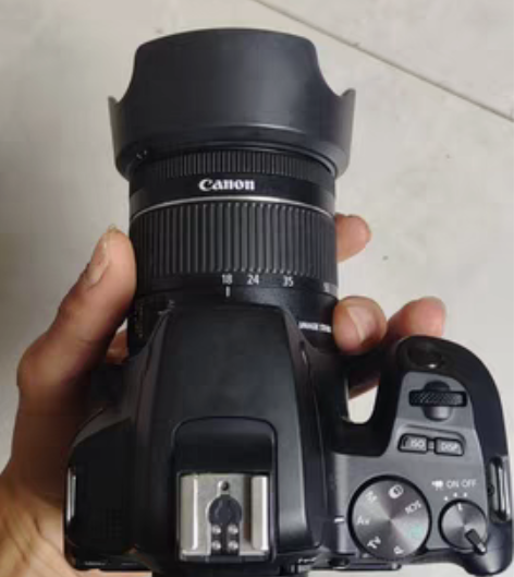 佳能200d2代,18-55和小痰盂50....