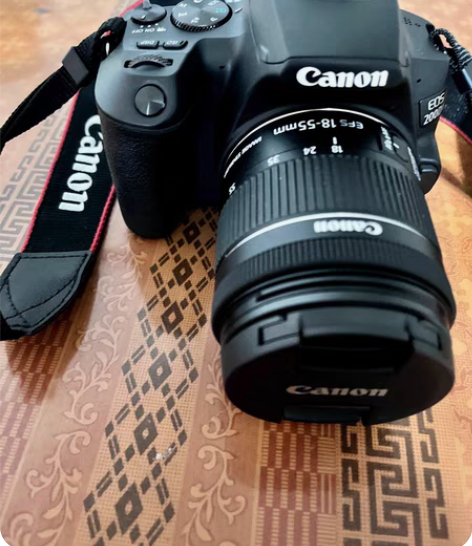 自用佳能200D2代，京东平台购入，没用过...