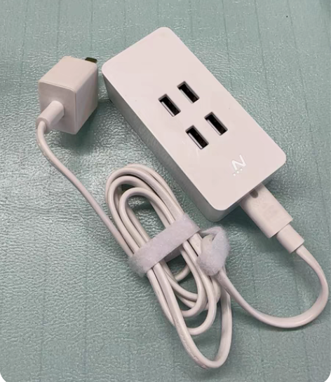 包邮USB智能充电器，20W，线长一米，九...