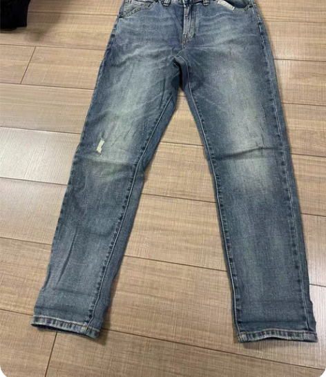 小直筒牛仔裤 腰围23可穿 9新 感兴趣的...