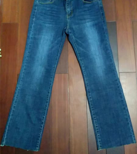 包邮全新韩品牌女装微喇牛仔裤，腰围75厘米...