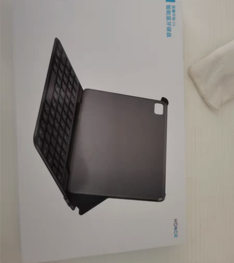 全新荣耀V6平板原装蓝牙键盘。拆封用过一次...