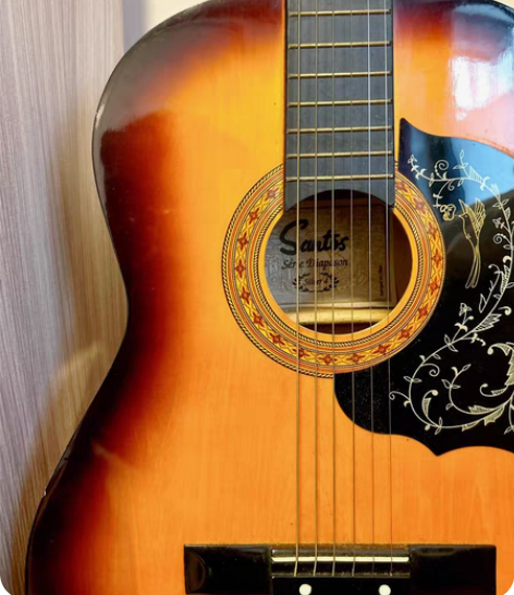 物品：吉他 琴板：桑托斯木大小：39寸入手...