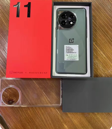 一加11 12+256g，骁龙8Gen2处...