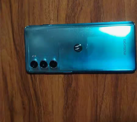 出售Motorola  edge s30手...