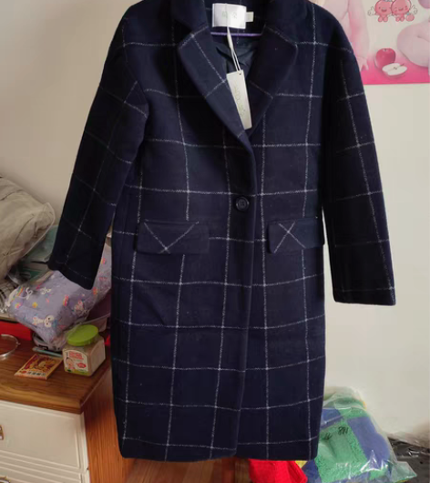 包邮简朵全新藏青色大衣。s码  实物比图片...