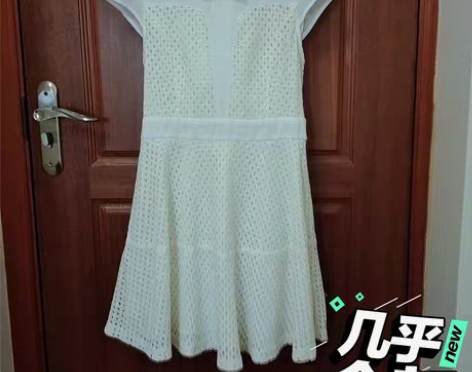 包邮青木三色连衣裙实体店购入 低价出???...