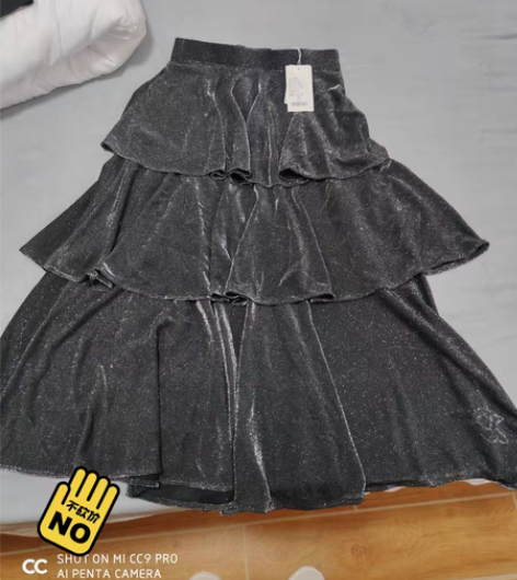 春秋厚纱百搭裙 质量很好  此衣服是快递外...