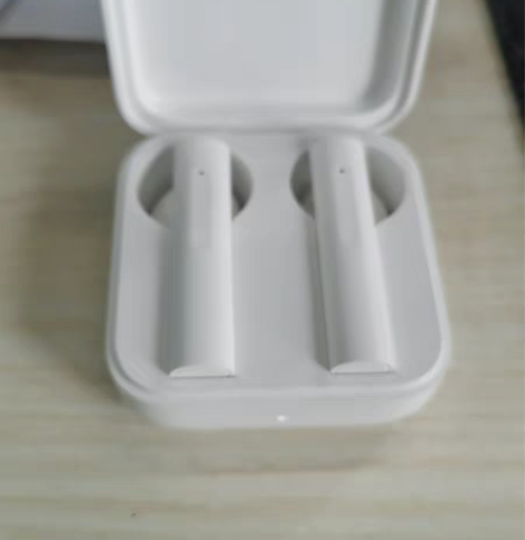 小米蓝牙耳机，用过2次，几乎全新，换了华为...