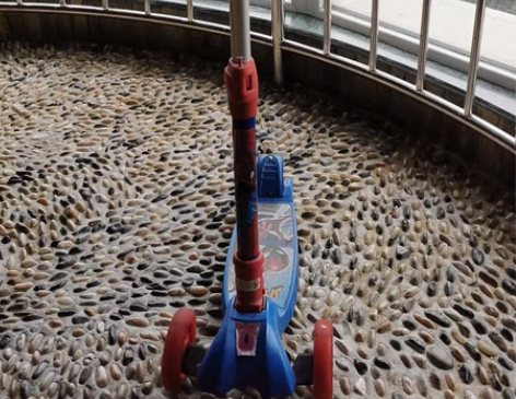 迪士尼蜘蛛侠滑板车。自提 感兴趣的话点“我...