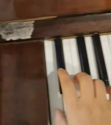 三益钢琴，型号WG-9C自己家用，音色非常...