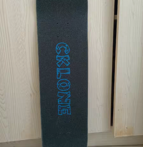 活动板面，板店自主品牌贴的CKLONE砂纸...