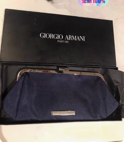 包邮乔治?阿玛尼女士时尚手拿包/宴会包/化...