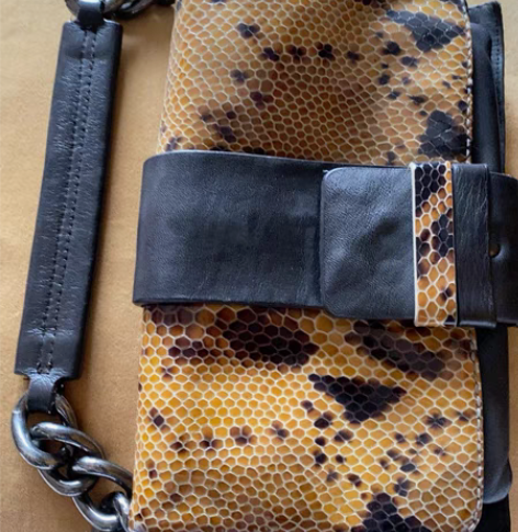 女士手拿包 感兴趣的话点“我想要”和我私聊...