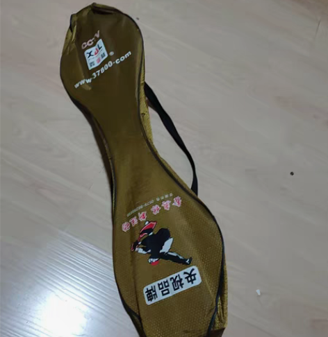 蛇形滑板一个，买回来没玩几次，一直放在阳台...