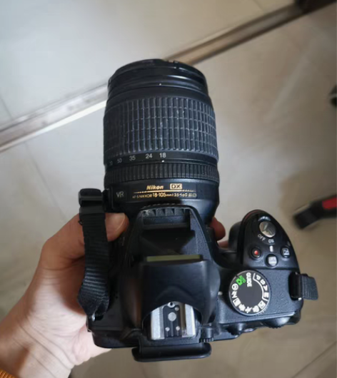 尼康D3200 单反相机出售，很少用，九成...