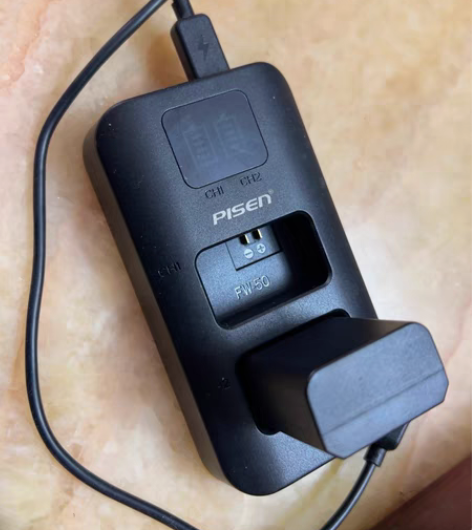 转卖品胜FW50电池索尼ZV-E10微单7...