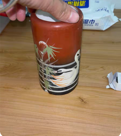 包邮陶瓷笔筒，卖了，家里笔筒太多了，一搬家...
