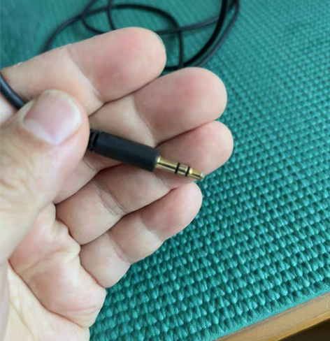 处理多余物品，很新，买来试听仅有轻微使用痕...