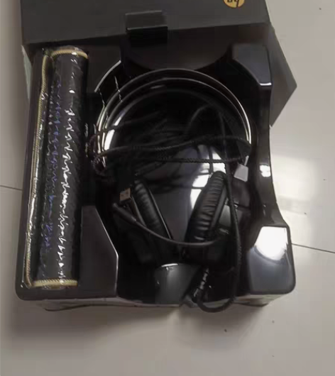 买电脑给的耳机，全新，惠普游戏耳机，音质不...