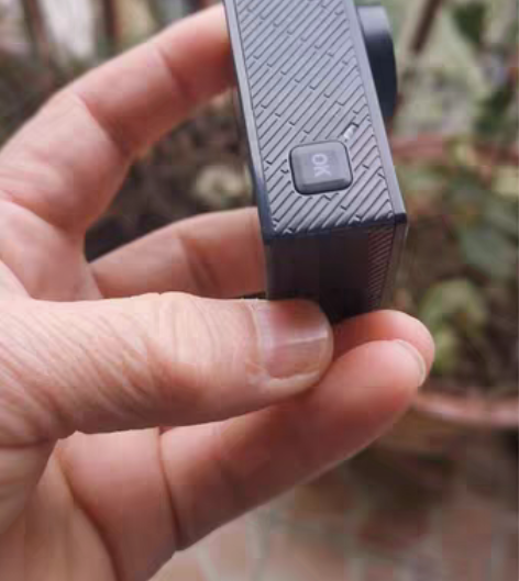 运动相机，能工作，但不显屏，闲置。 感兴趣...