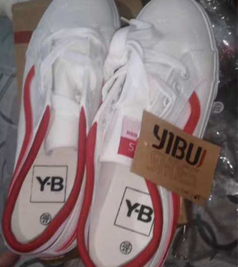 包邮全新女帆布鞋，38码2双，39码2双，...